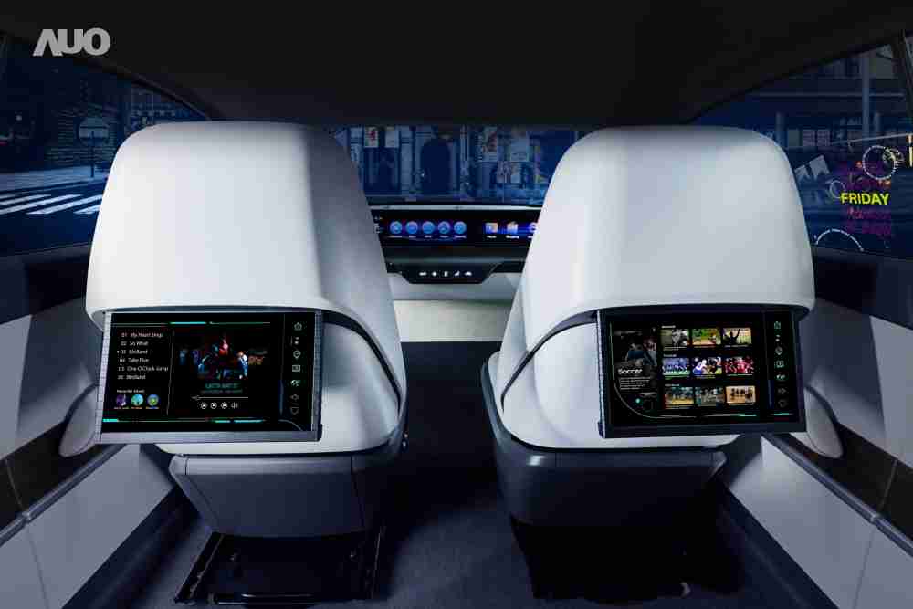 银河集团新一代Smart Cockpit 2024，，以Micro LED先进显示技术优势，，创建〝可卷式后座娱乐显示器〞，，仅在互动时才显示出所需画面及信息，，扩充更丰富的娱乐和交互信息服务，，，，获国际奖项荣耀