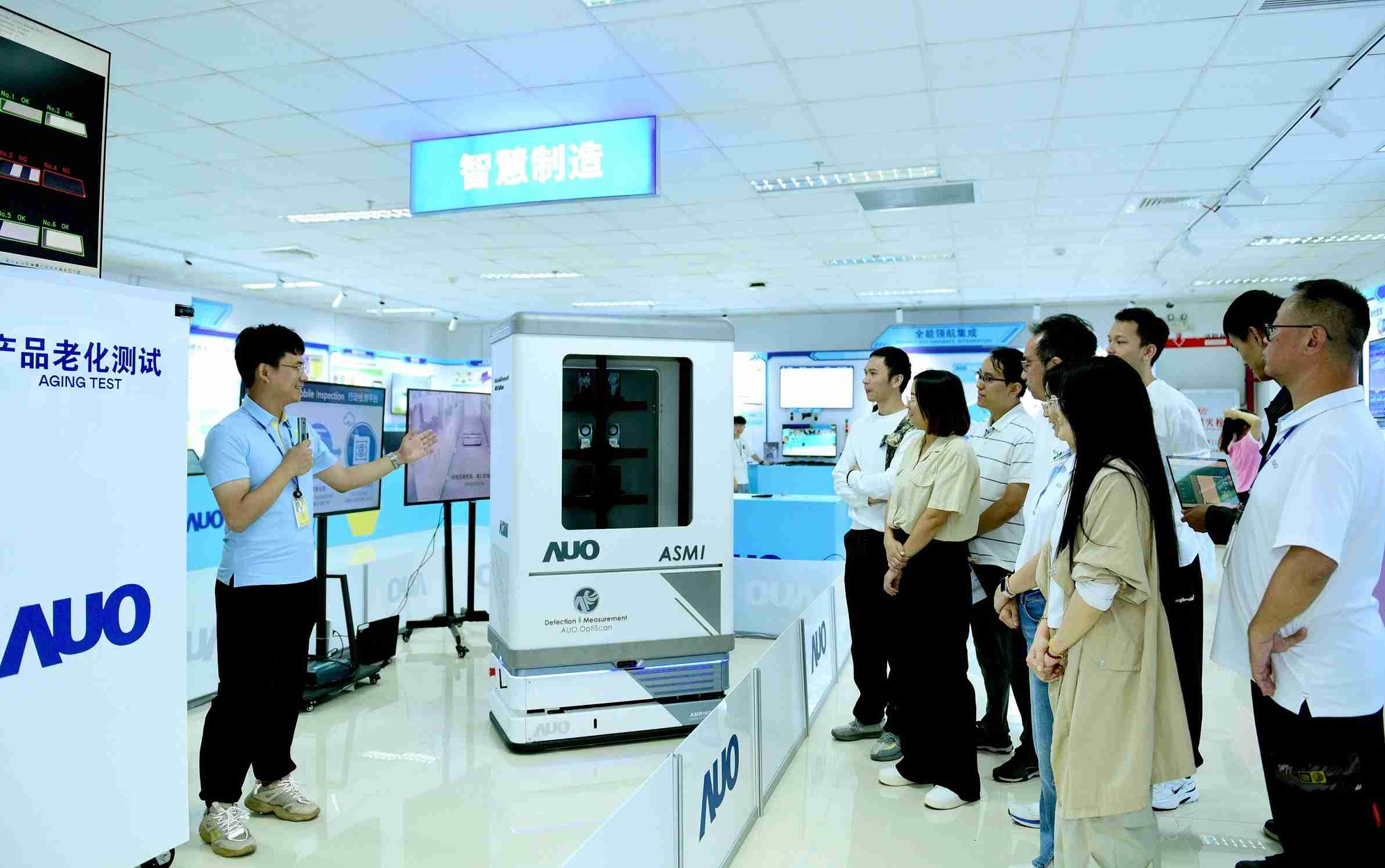 银河集团厦门将5G+ABC技术串联生产管理全流程，，，打通研发、、、采购、、、、生管、、、制程、、、、设备、、、、质量等产品全生命周期制造流程，，，完成数字化设计、、智慧供应链、、、智能座舱、、、、全流程设备管理、、、、数据驱动优化、、、、智慧在线检测、、、智慧品管等自适应生产模式升级